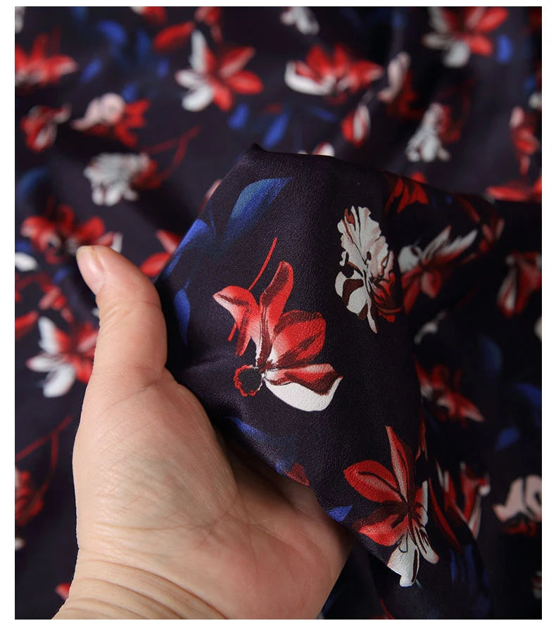 55'' Wide 16MM Floral Print Red Blue Silk Crepe de Chine Fabric for Summer Thin Dress Shirt Clothes Cheongsam DIY Sewing Material Y028