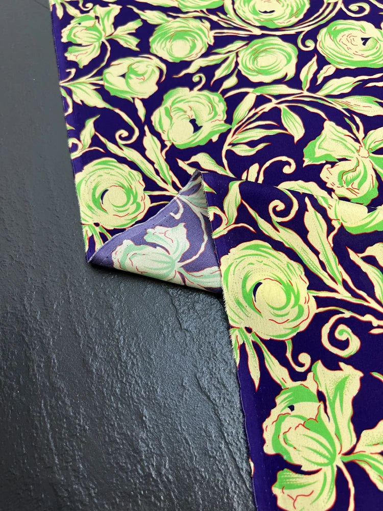 140CM Wide 18MM Silk Crepe de Chine Fabric Stretch-Green Floral on Blue Printed Design for Thin Pants Dress Soft Fabric DIY Sewing Material D1602