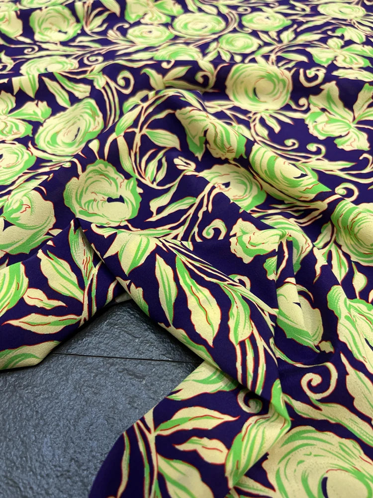 140CM Wide 18MM Silk Crepe de Chine Fabric Stretch-Green Floral on Blue Printed Design for Thin Pants Dress Soft Fabric DIY Sewing Material D1602