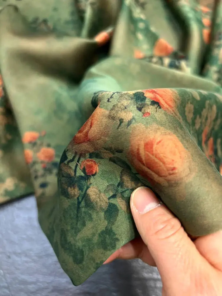47'' Wide 25MM Thick Gambiered Gauze Silk Fabric with Orange Floral Printed Green Design for Soft Cheongsam Horse Face Skrit Dress Summer DIY Sewing MaterialE1589