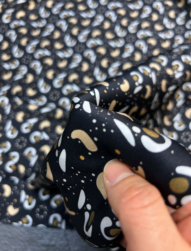 Breathable Stretch Silk Threaded Satin Fabric by Yard with Prints on Black 140CM Wide 20MM Silk Fabric for Dressmaking DIY Sewing Material R362