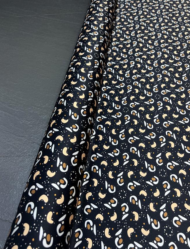 Breathable Stretch Silk Threaded Satin Fabric by Yard with Prints on Black 140CM Wide 20MM Silk Fabric for Dressmaking DIY Sewing Material R362