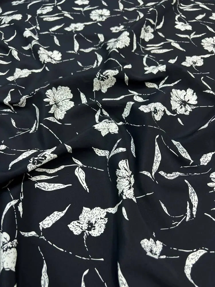 140CM Wide 18MM Silk Crepe de Chine Fabric Stretch-White Floral Painting on Black Printed Design for Thin Pants Dress DIY Sewing Material D1596