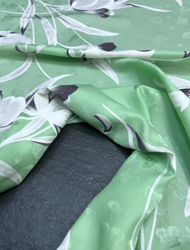 Daffodils Green Jacquard Silk Fabric - Wide 140CM - Thick 16.5MM - Ideal for Dress & Cheongsam & Shirt-DIY Sewing Material D1263