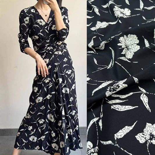 140CM Wide 18MM Silk Crepe de Chine Fabric Stretch-White Floral Painting on Black Printed Design for Thin Pants Dress DIY Sewing Material D1596